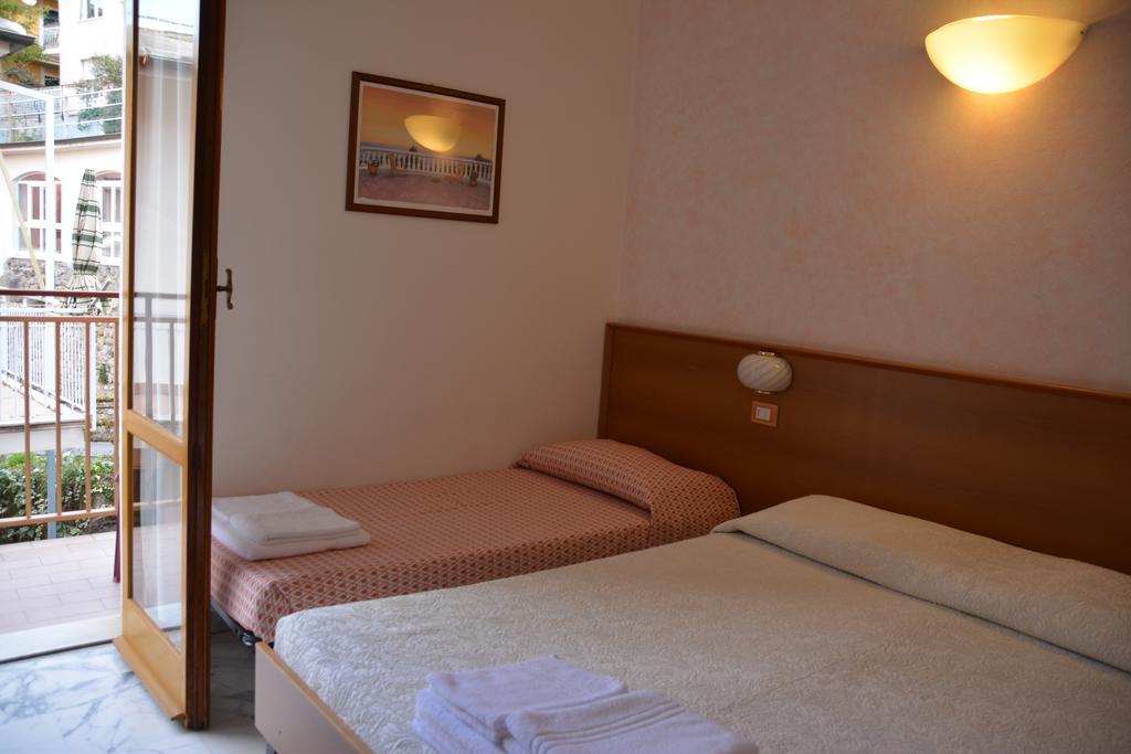 Hotel Corallo Moneglia Habitación foto